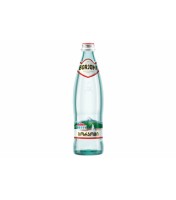L'eau minérale Borjomi 0.5L